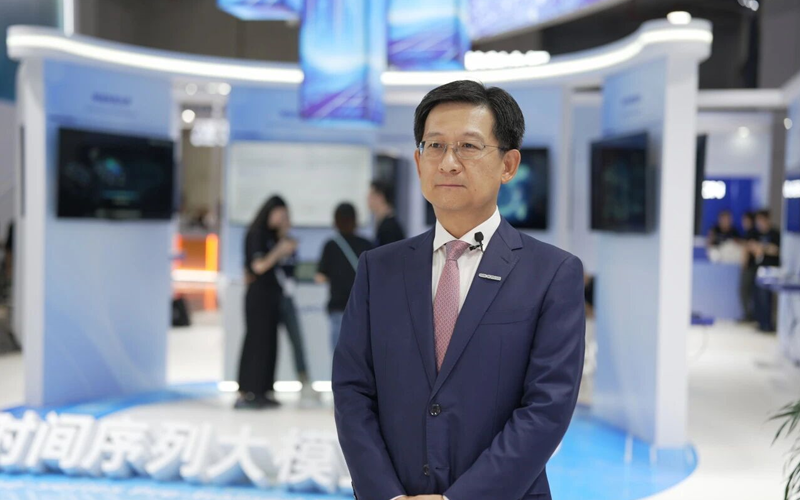 崔山受新华社专访：以工业具身智能重构生产力，引领流程工业智能化升级